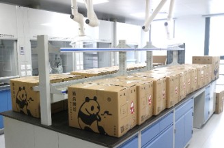 實驗室設備搬運
